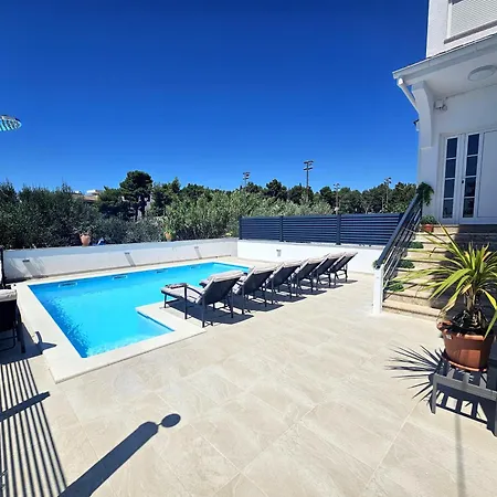 Villa Lungomare With Private Pool