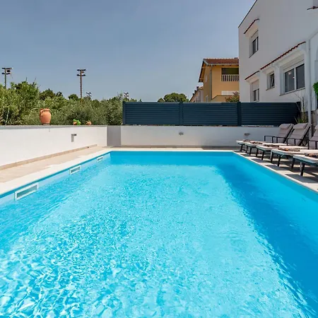 Lungomare With Private Pool Вілла *