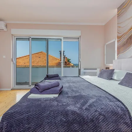 Lungomare With Private Pool