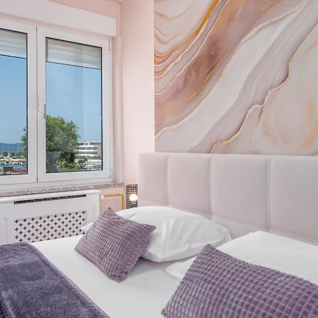 Villa Lungomare With Private Pool