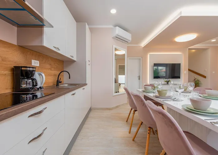 Lungomare With Private Pool Villa Zara