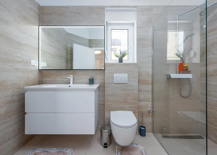 Lungomare With Private Pool ヴィラ ザダル