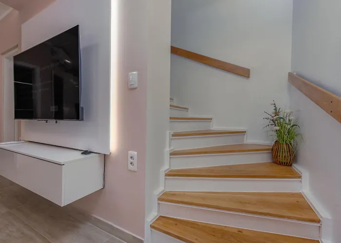 Lungomare With Private Pool ヴィラ ザダル