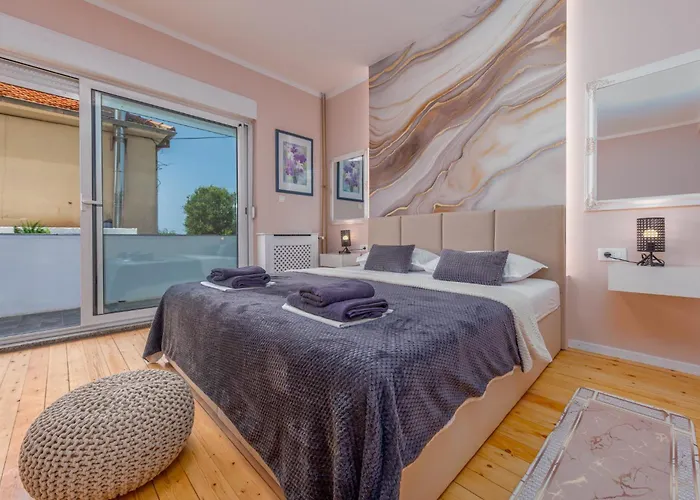 Lungomare With Private Pool Zara